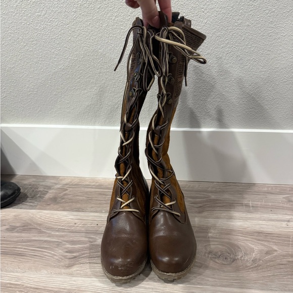 Tall Boot - Picture 3 of 5